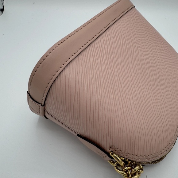 Authentic LOUIS VIUTTON EPI ALMA BB - Picture 4 of 11